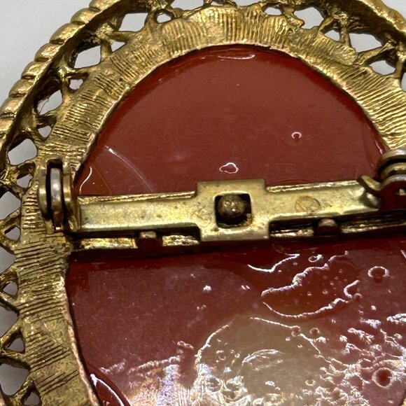 Vintage Cameo Style Brooch With Rhinestone Necklace & Ornate Gold-Toned Frame - Picture 13 of 16